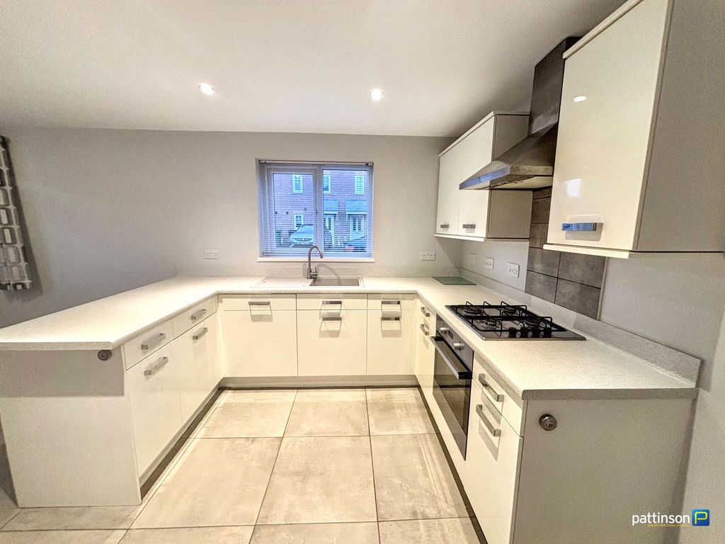 Property photo 2 of 21