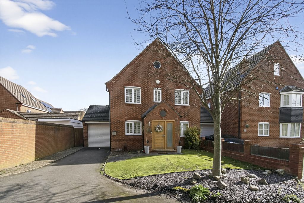 Property photo 1 of 23