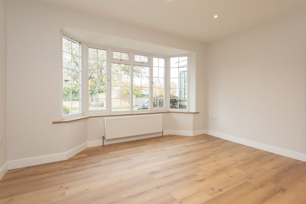 Property photo 3 of 15 Picture 3