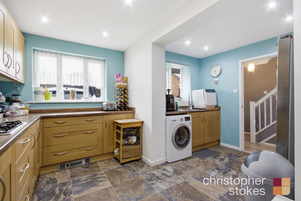 Property photo 3 of 15 5212027