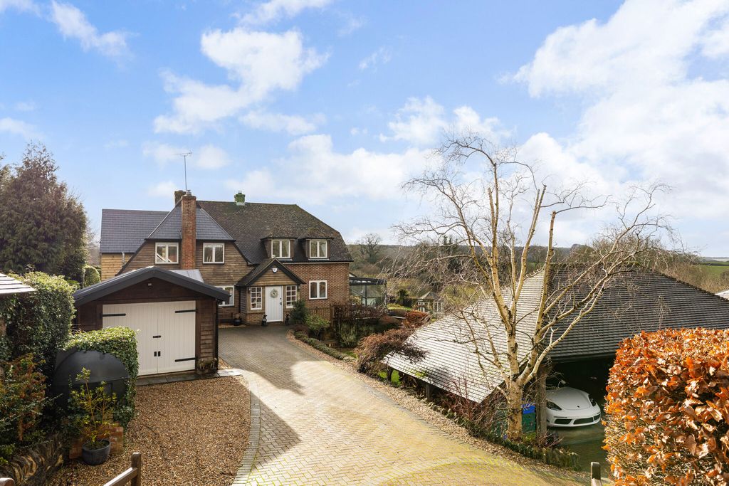 Property photo 1 of 24