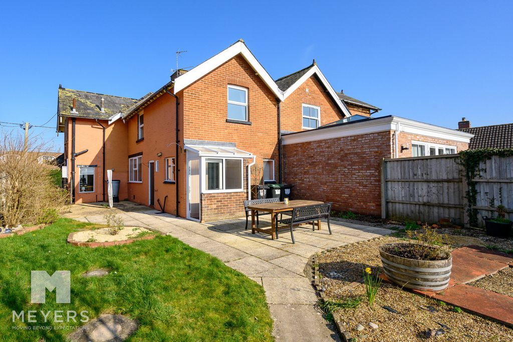 Property photo 2 of 26