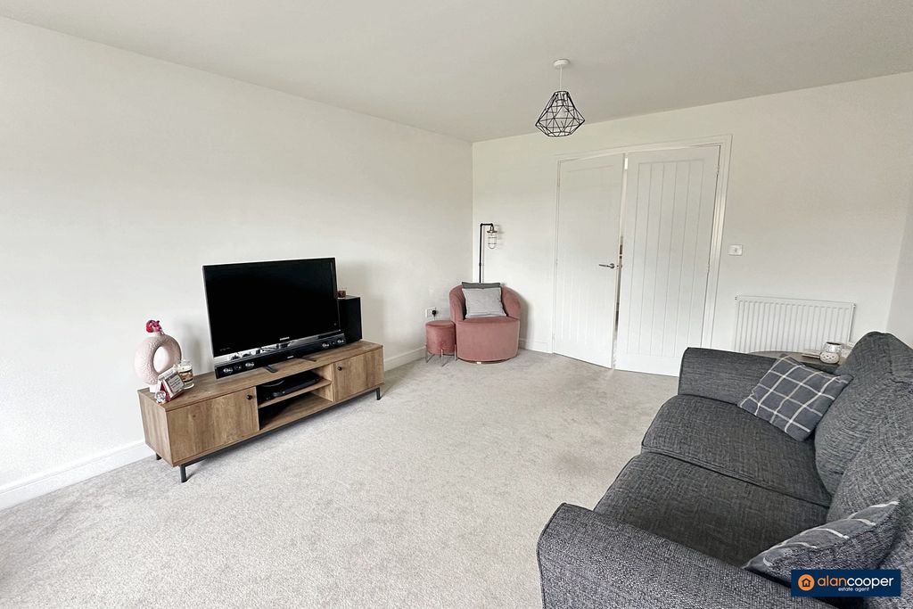 Property photo 3 of 18 4442665