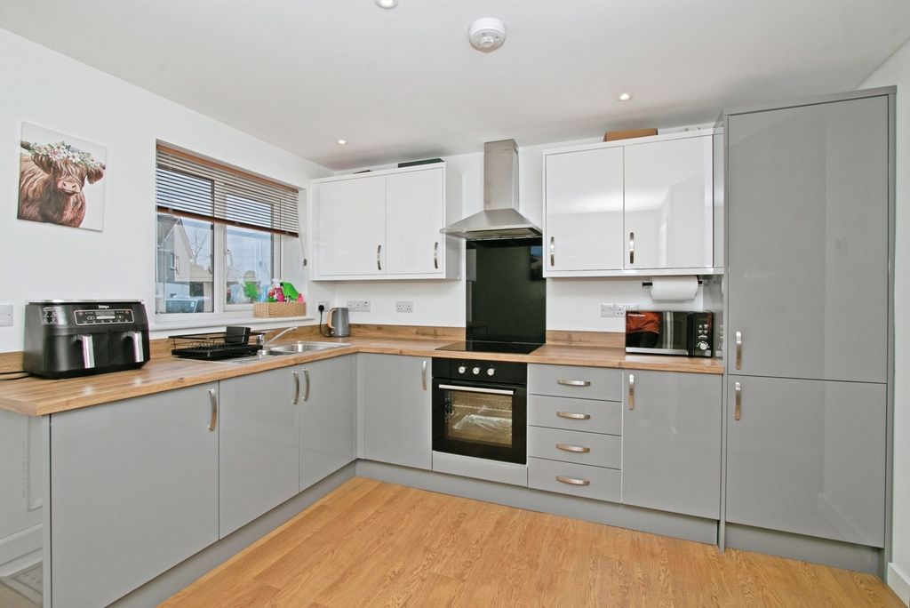 Property photo 2 of 18 Pbox-Img.Jpg