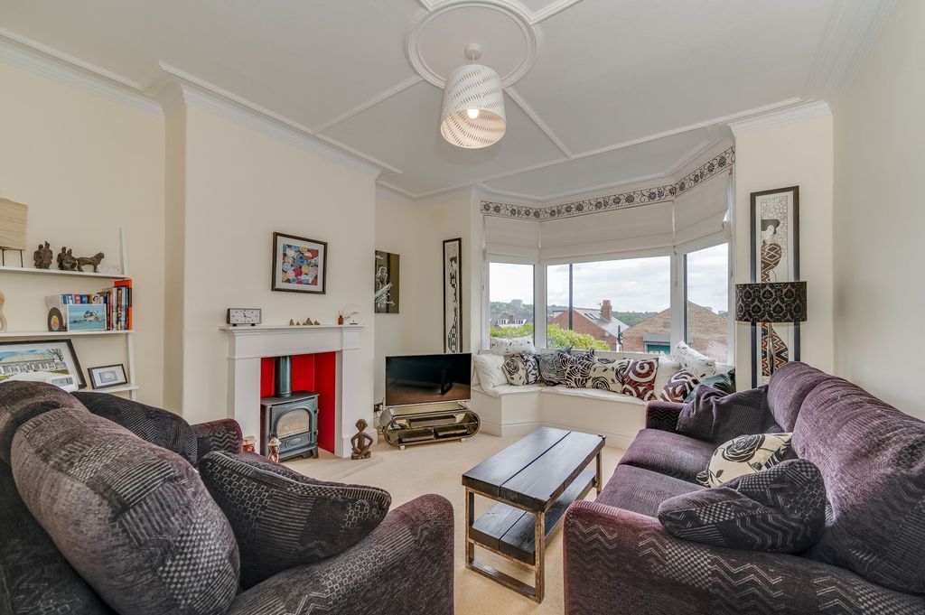 Property photo 2 of 34
