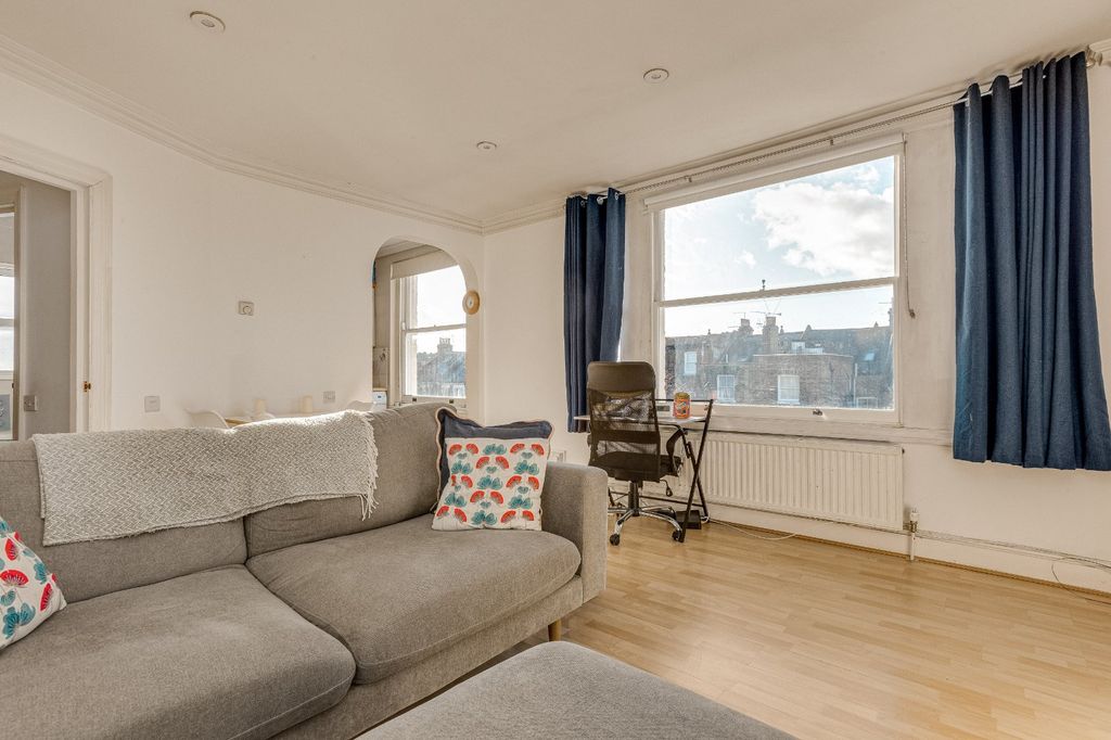 Property photo 2 of 3