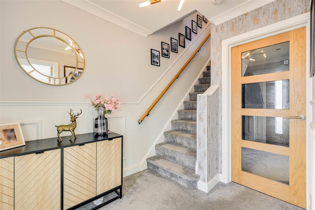 Property photo 3 of 23 Img (13).Jpg