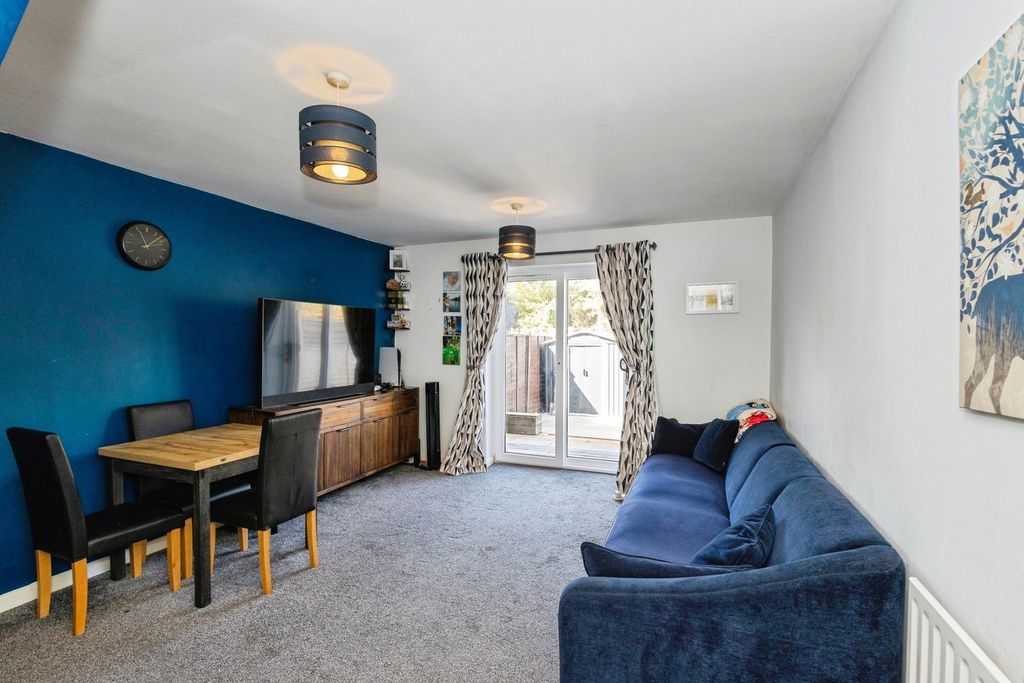 Property photo 3 of 15 Pbox-Img.Jpg