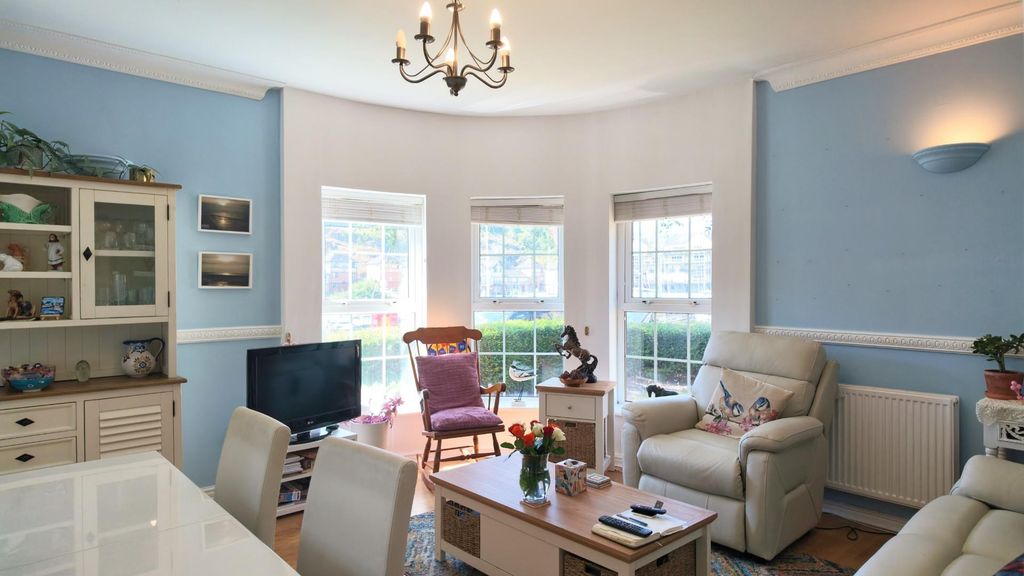 Property photo 2 of 10 Living/Dining Room