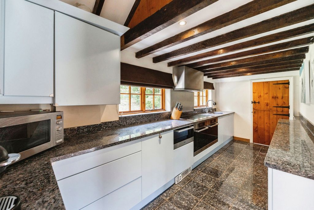 Property photo 3 of 21