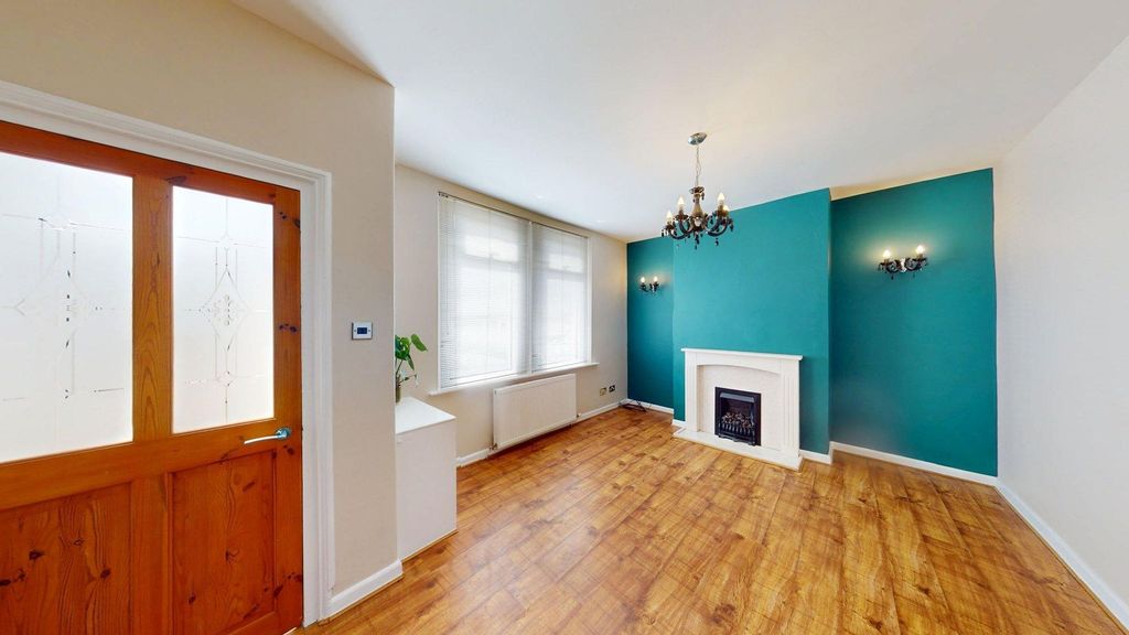 Property photo 2 of 18