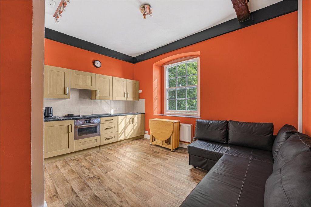 Property photo 3 of 15 Picture No. 06