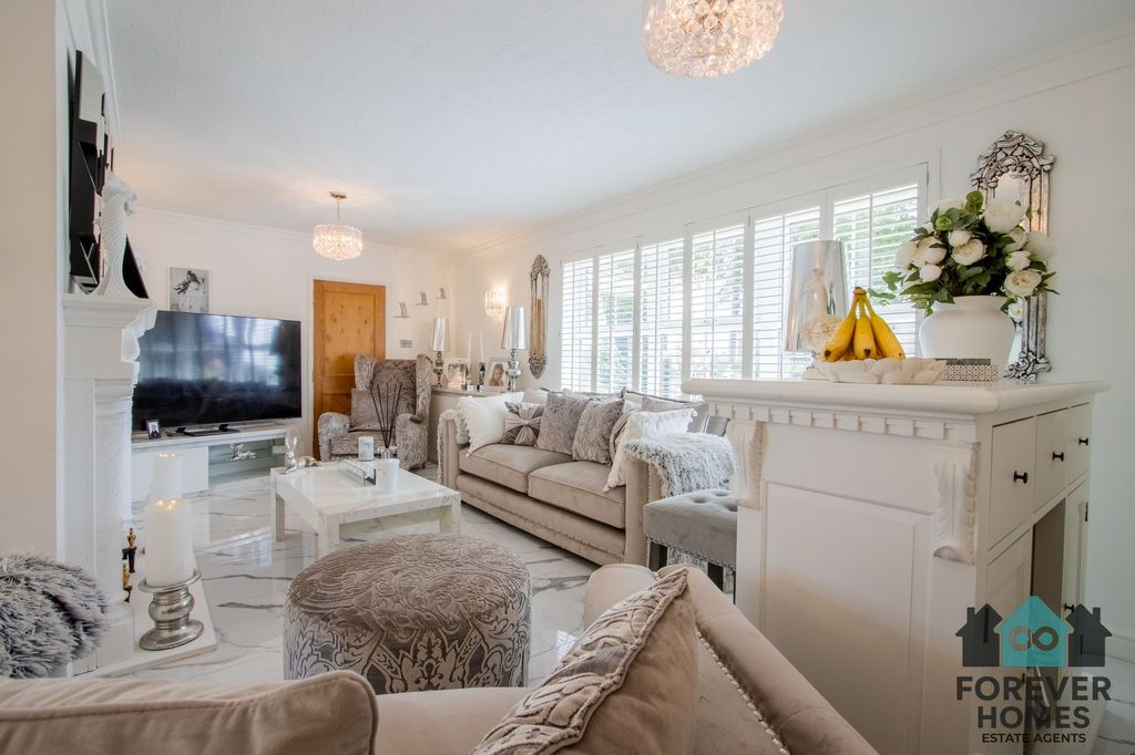 Property photo 3 of 28