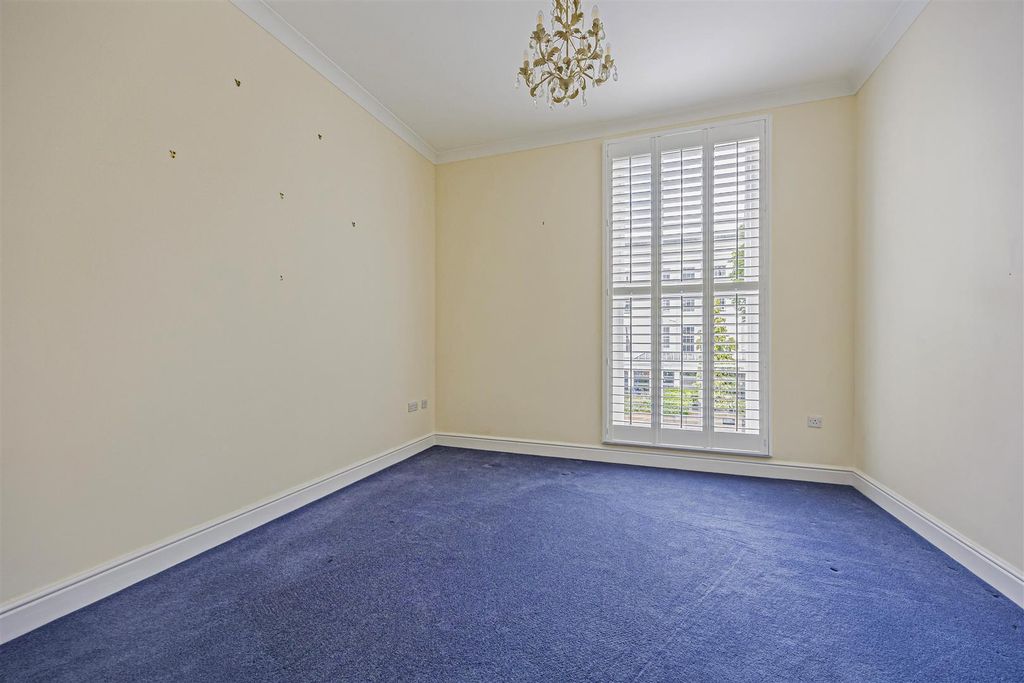 Additional image 8 of 3 bed flat for saleThe Broadwalk, Imperial Square, Cheltenham GL50