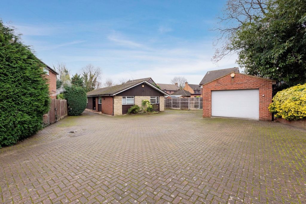 Property photo 1 of 18
