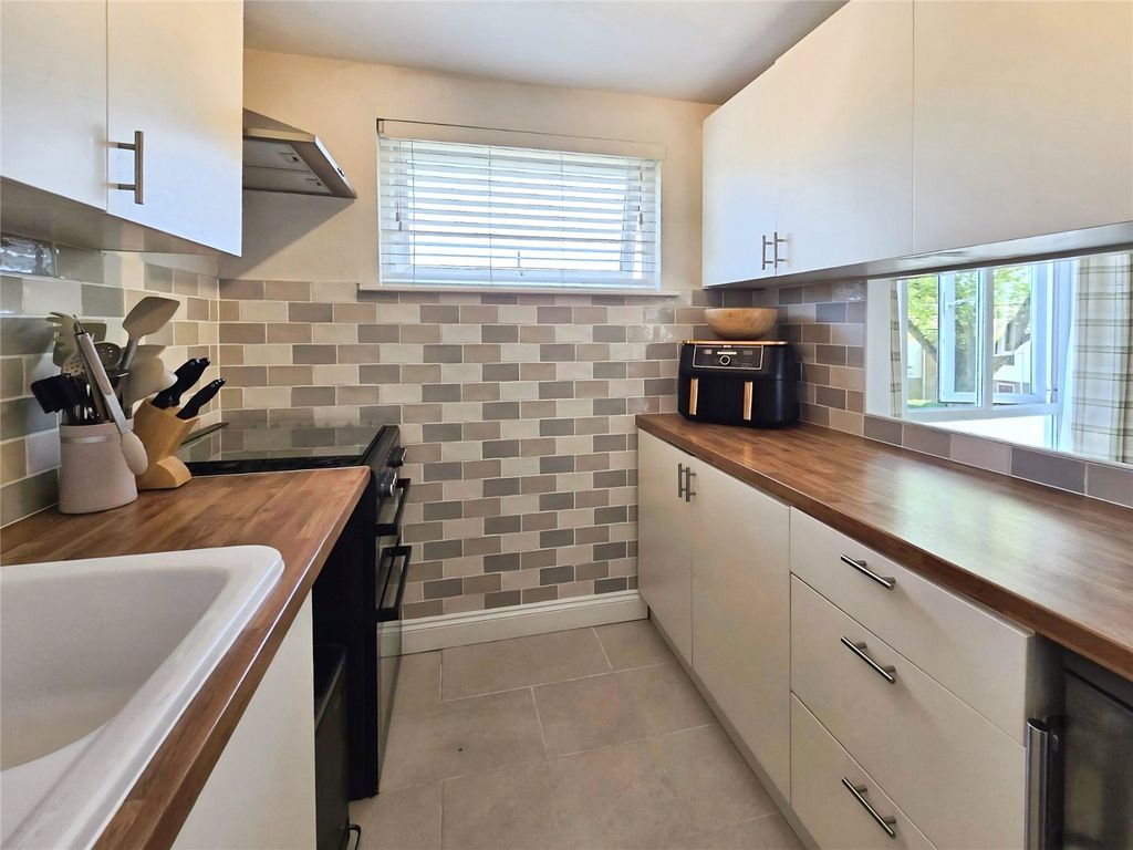 Property photo 2 of 8 Picture No. 06