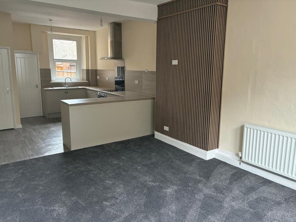 Property photo 2 of 19 Lounge/Dining/Kitchen