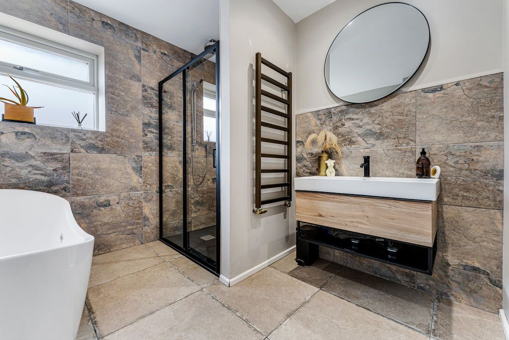 Property photo 3 of 51 Photograph 37