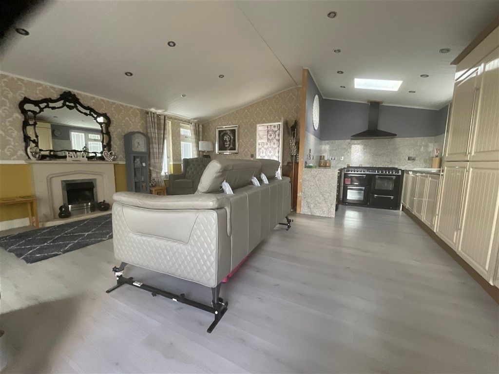 Property photo 3 of 12 Lounge/Kitchen Area