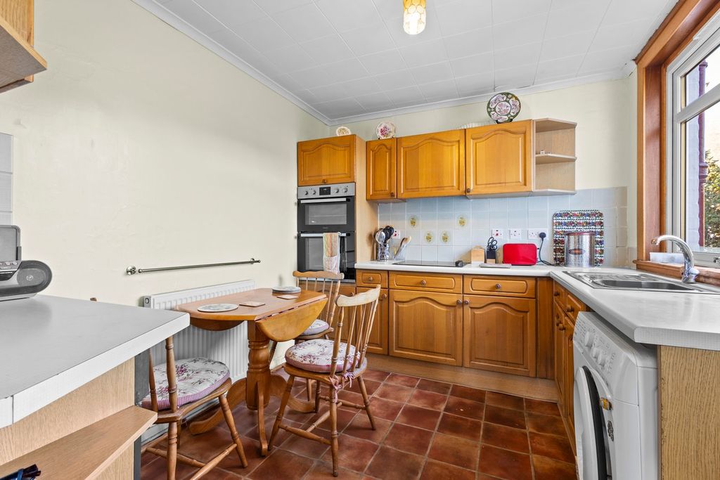 Property photo 3 of 25