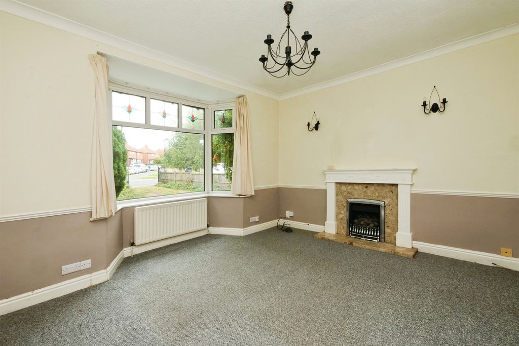 Property photo 2 of 25