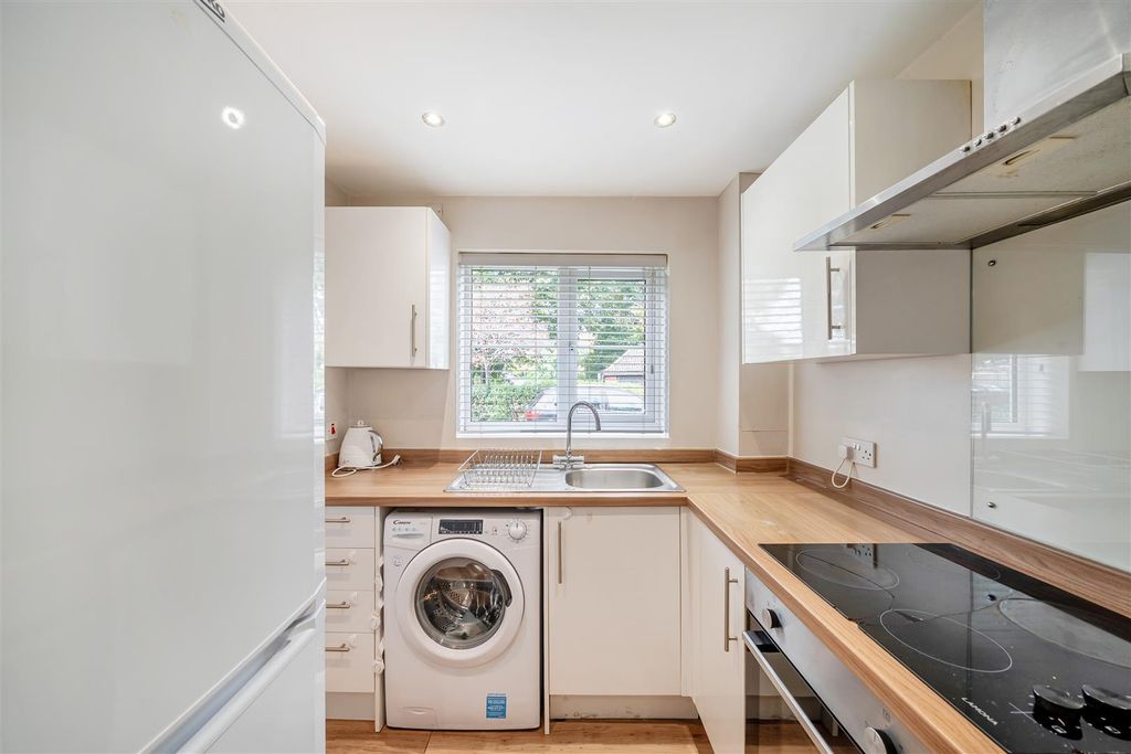 Property photo 3 of 8 Kitchen.Jpg