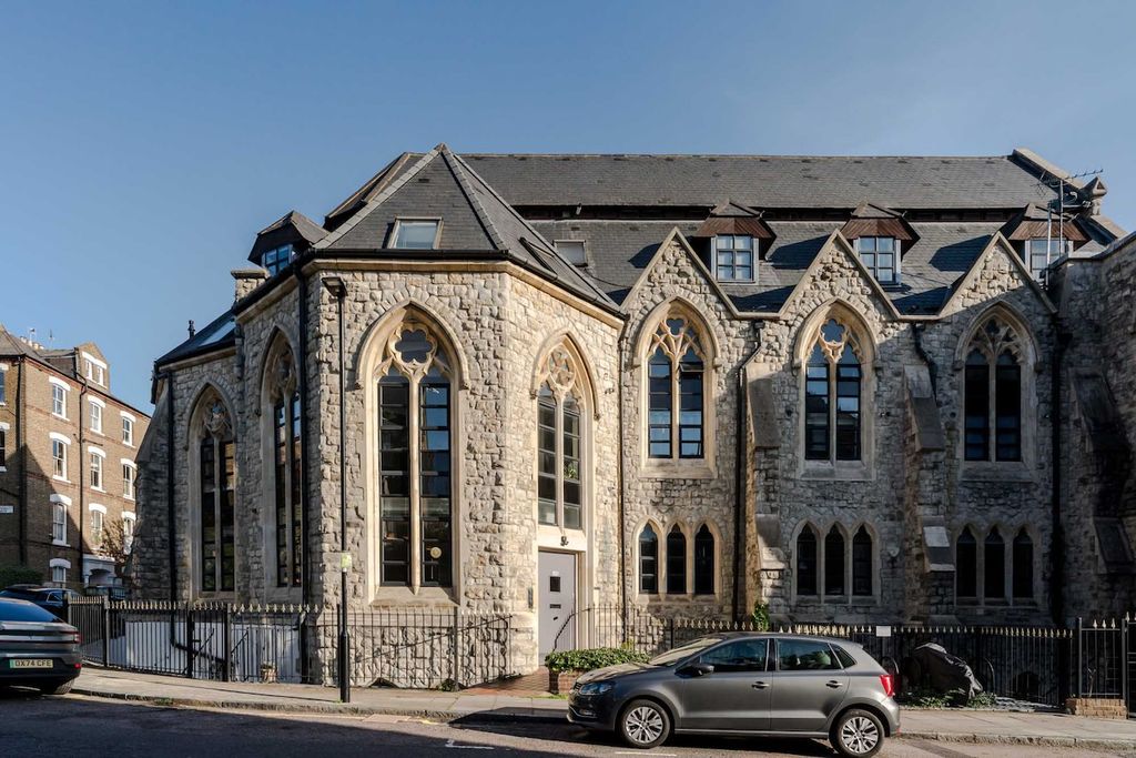 Property photo 1 of 20