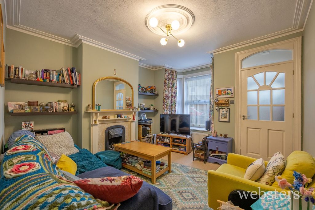 Property photo 2 of 18