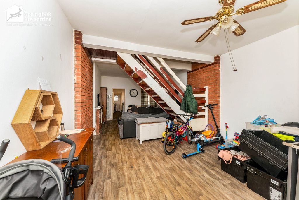 Property photo 3 of 12 Image 2