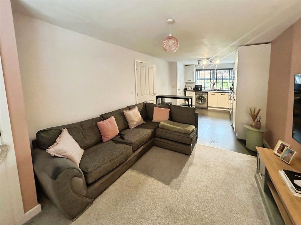 Property photo 2 of 9 Lounge