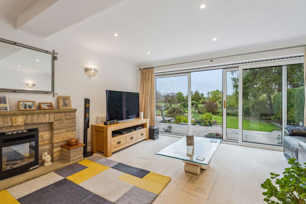 Property photo 2 of 23