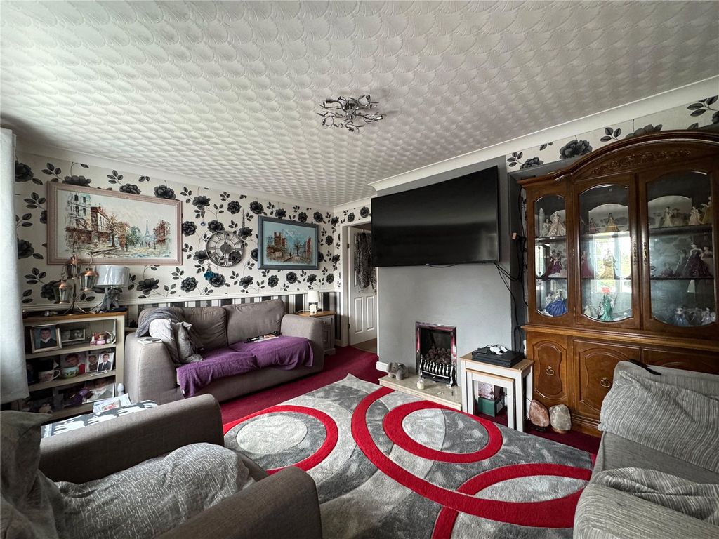 Property photo 2 of 12 Picture No. 14