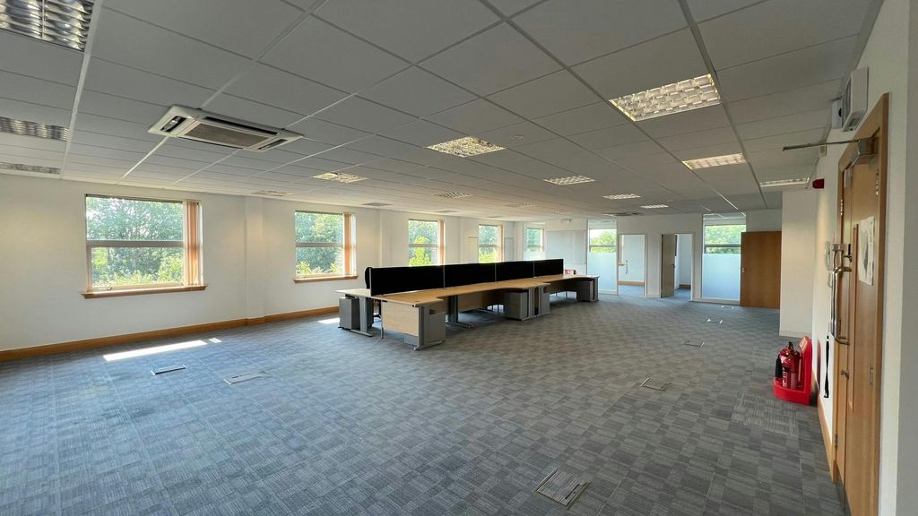 Property photo 2 of 9 4 Winnersh Fields Ff Office.Jpg