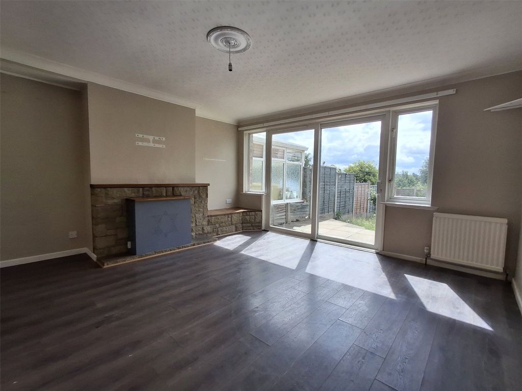 Property photo 2 of 22 Picture No. 27
