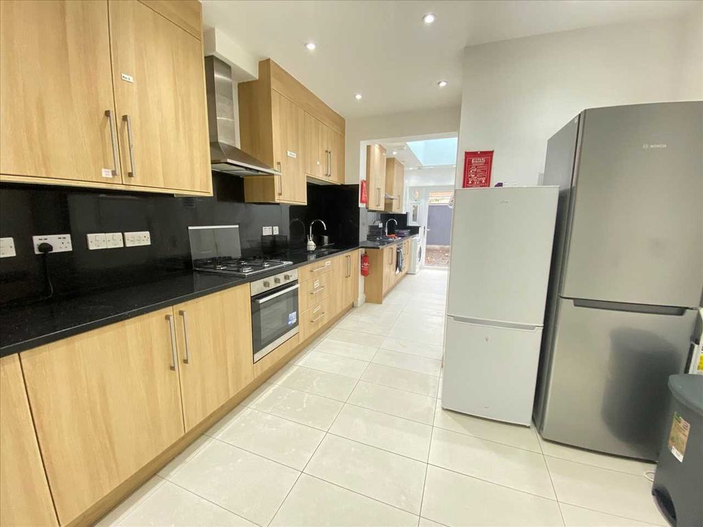 Property photo 1 of 16 Main Picture