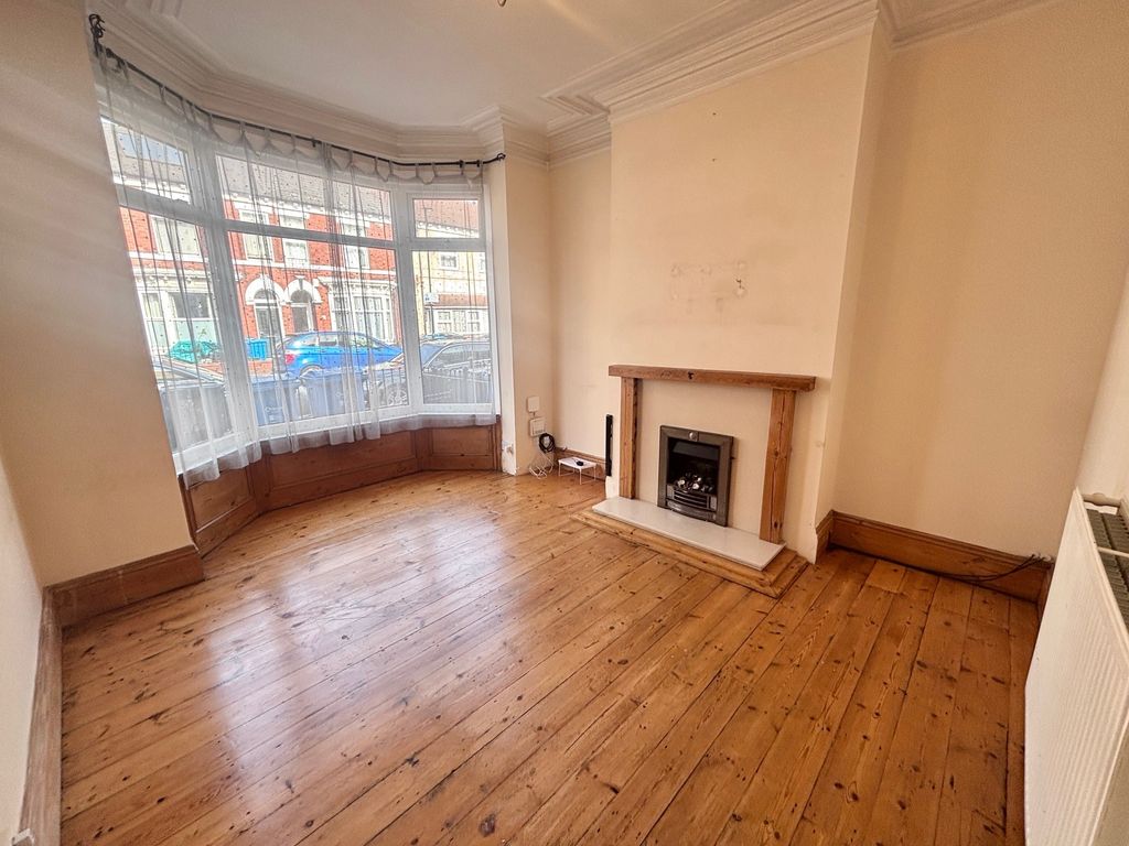 Property photo 2 of 10 Living Room