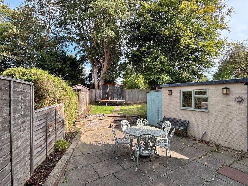 Property photo 3 of 18 Garden.Jpg