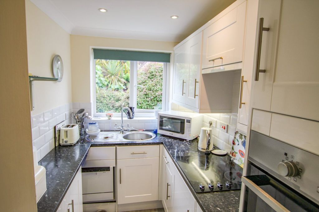 Property photo 3 of 6