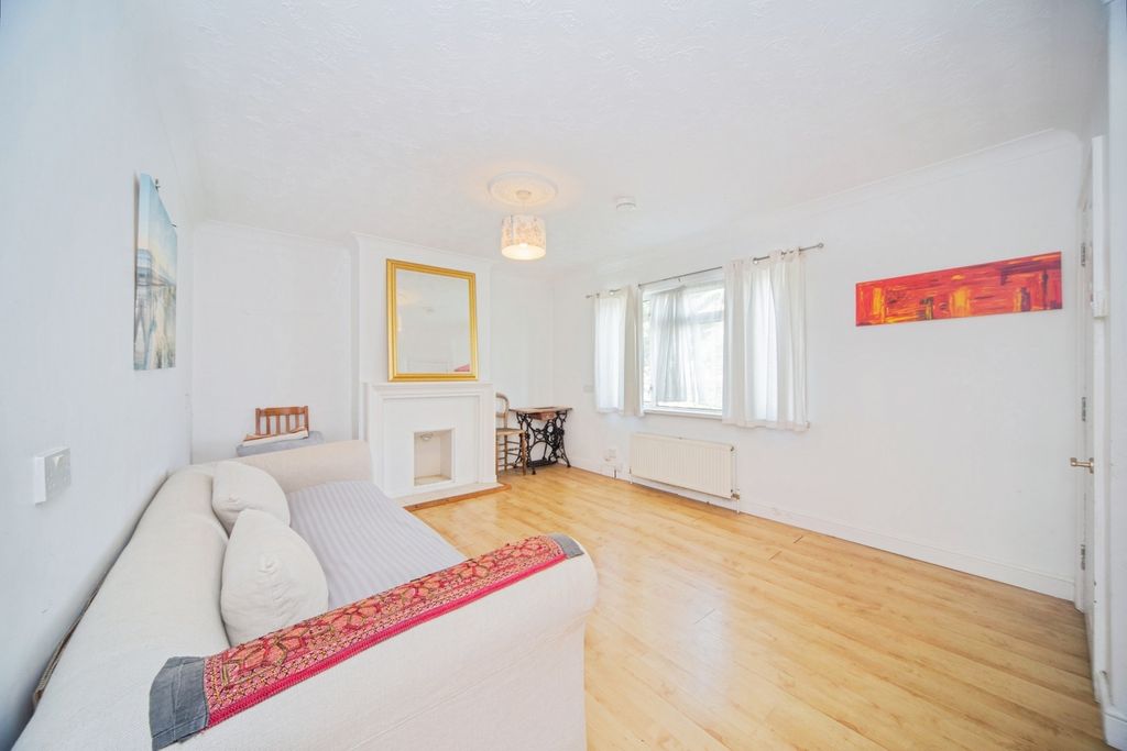 Property photo 2 of 18 Pbox-Img.Jpg