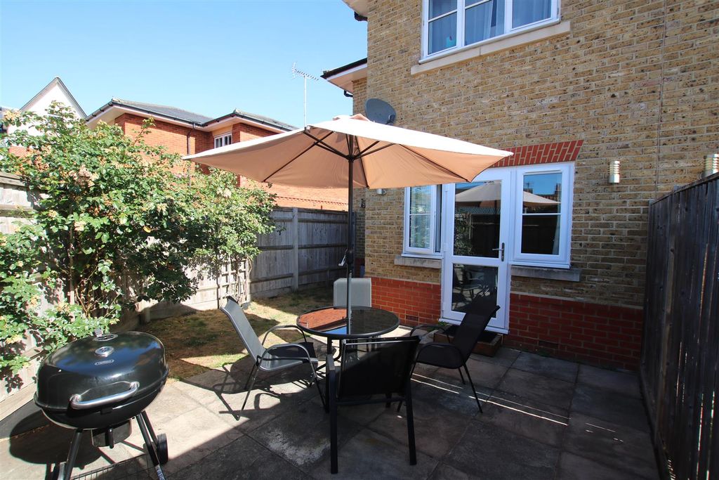 Property photo 2 of 14 Garden.Jpg