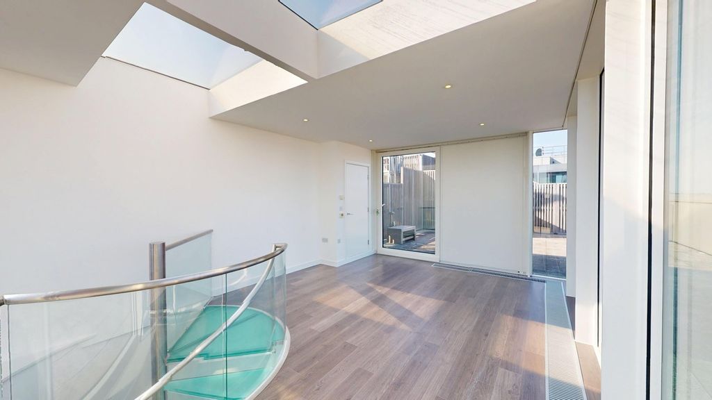 Additional image 15 of 3 bed flat for saleTennyson Apartments, 1 Saffron Central Square, Croydon CR0