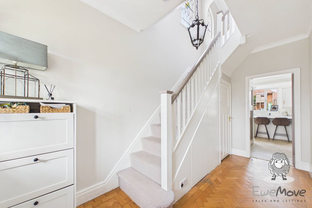 Property photo 3 of 22 Ewemove Devonshire Road 3