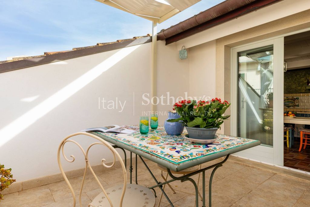 Property photo 3 of 25