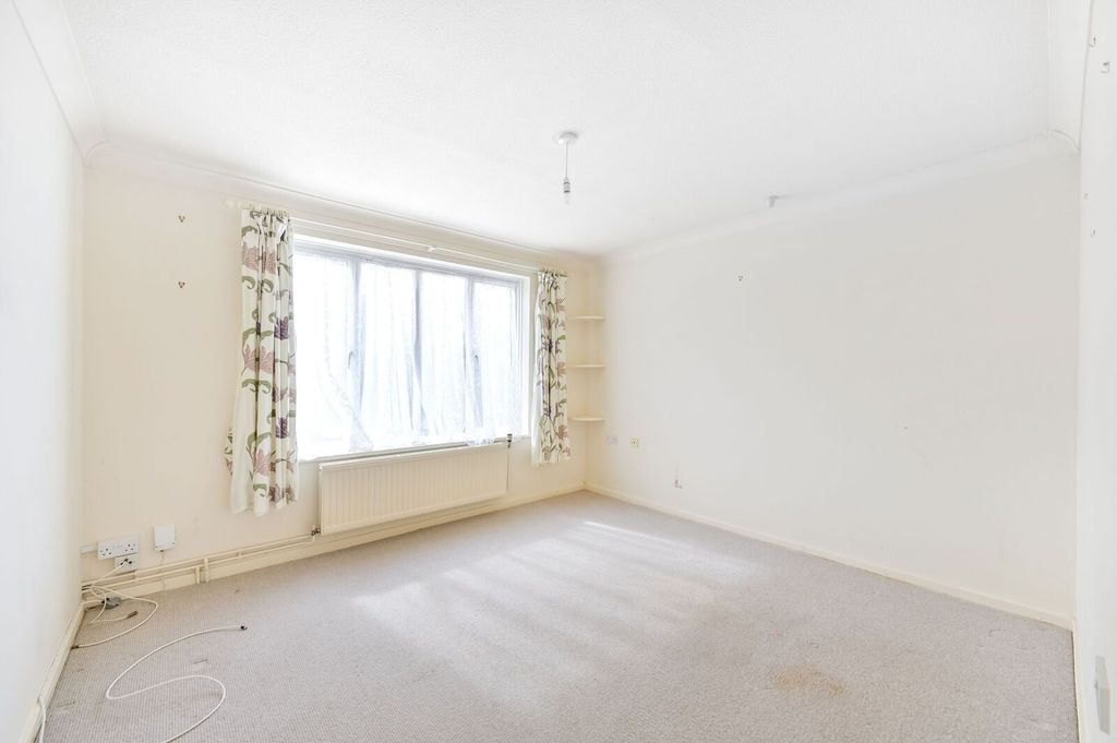 Property photo 3 of 5