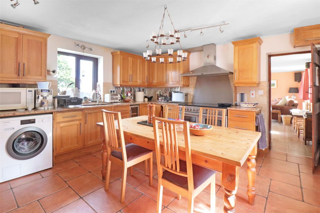 Property photo 3 of 21 Picture No. 05