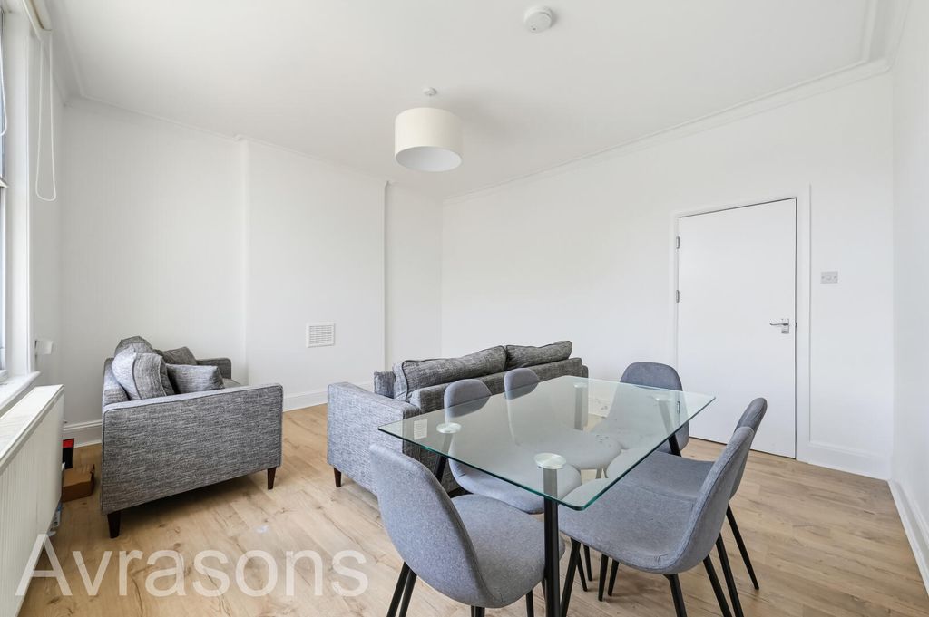 Property photo 1 of 10 Dining Room
