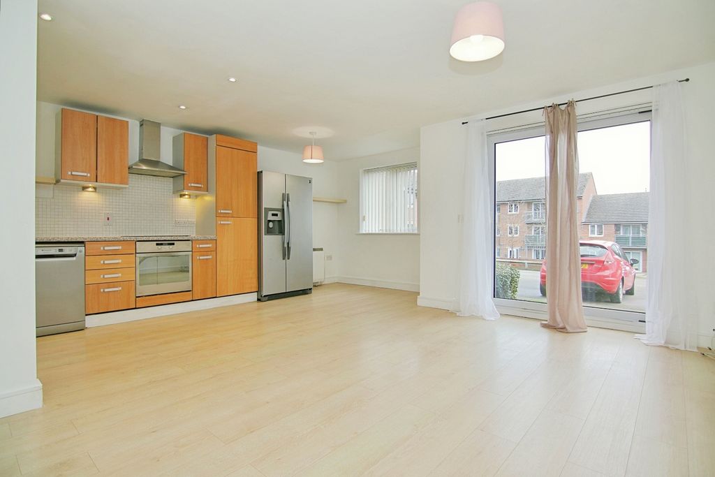 Property photo 3 of 11 Kitchen / Living