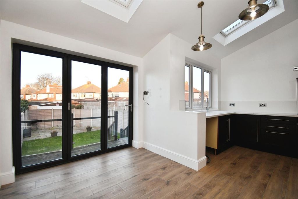 Property photo 3 of 14 Baa2973E-U 20 2817 29.Jpg