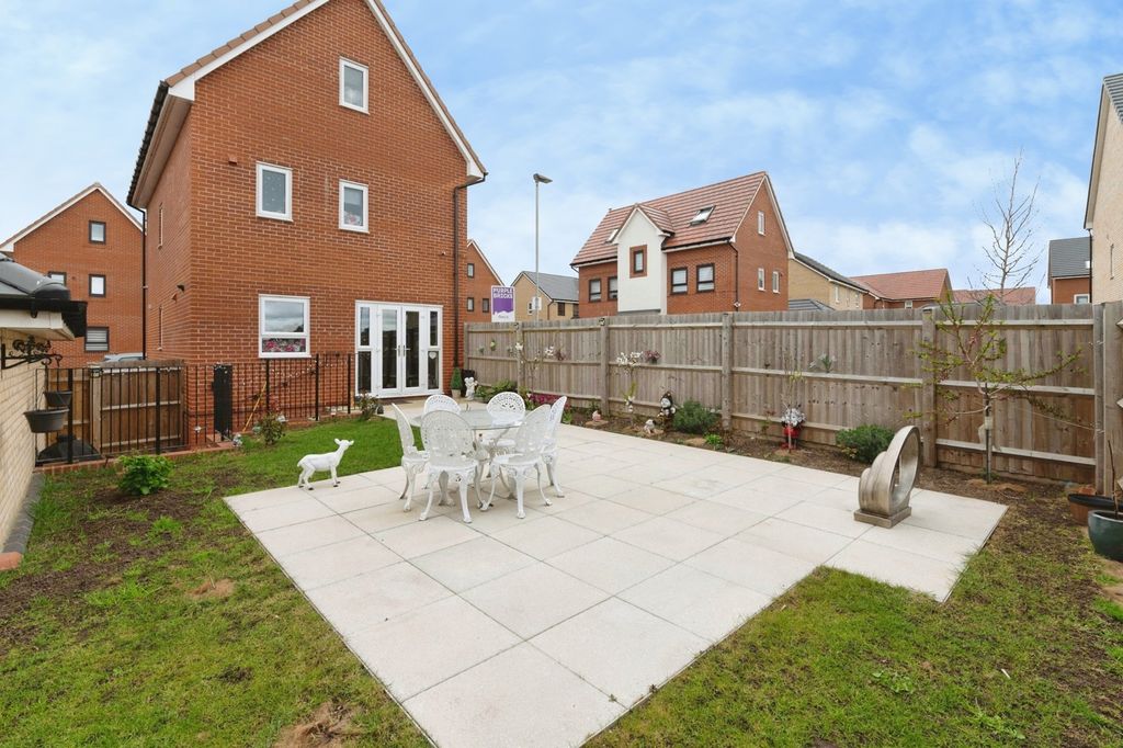 Property photo 3 of 21 Pbox-Img.Jpg