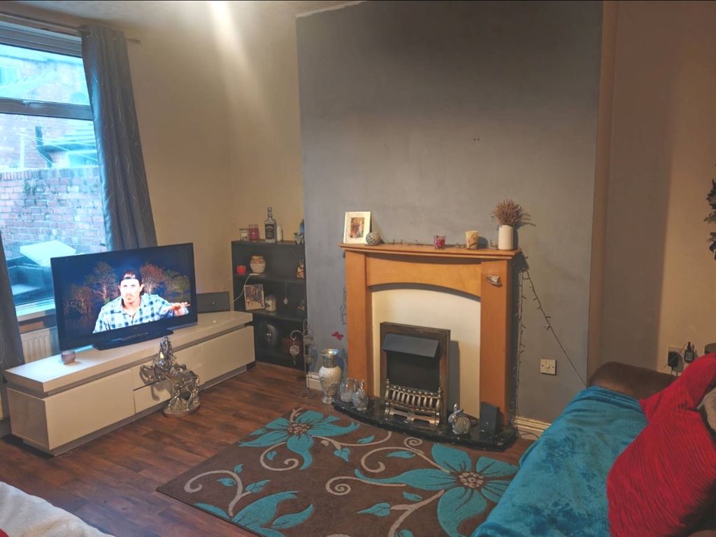 Property photo 2 of 21 Lounge